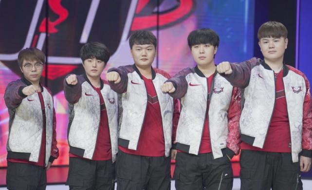 沉稳和崇尚 沉稳和崇尚